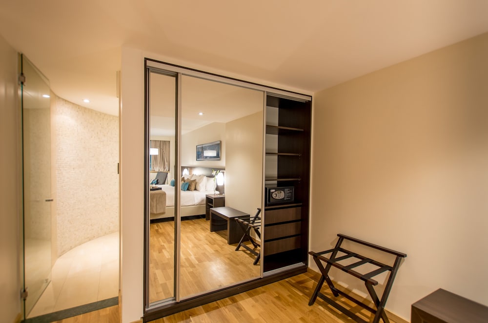 Caseros 248 Hotel 28/42