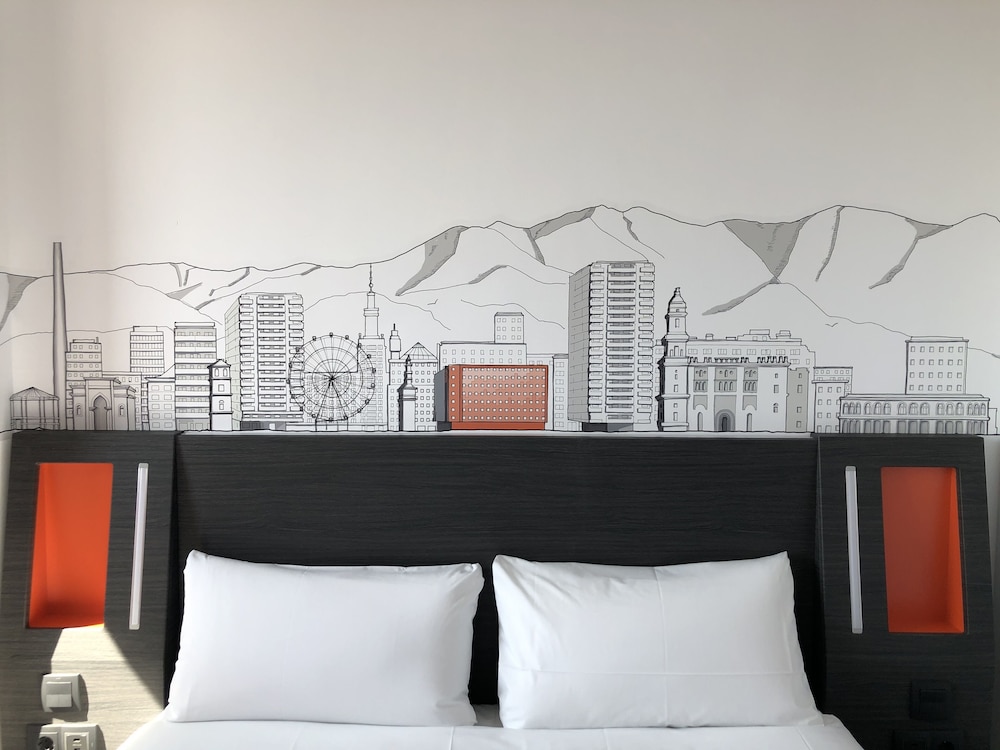 Easyhotel Malaga City Centre 39/59