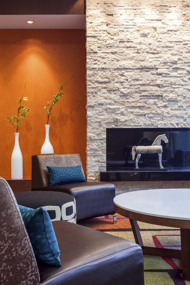 FAIRFIELD INN & SUITES CHICAGO DOWNTOWN/RIVER NORTH 32/47