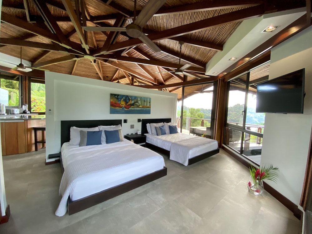 Tulemar Resort 26/77