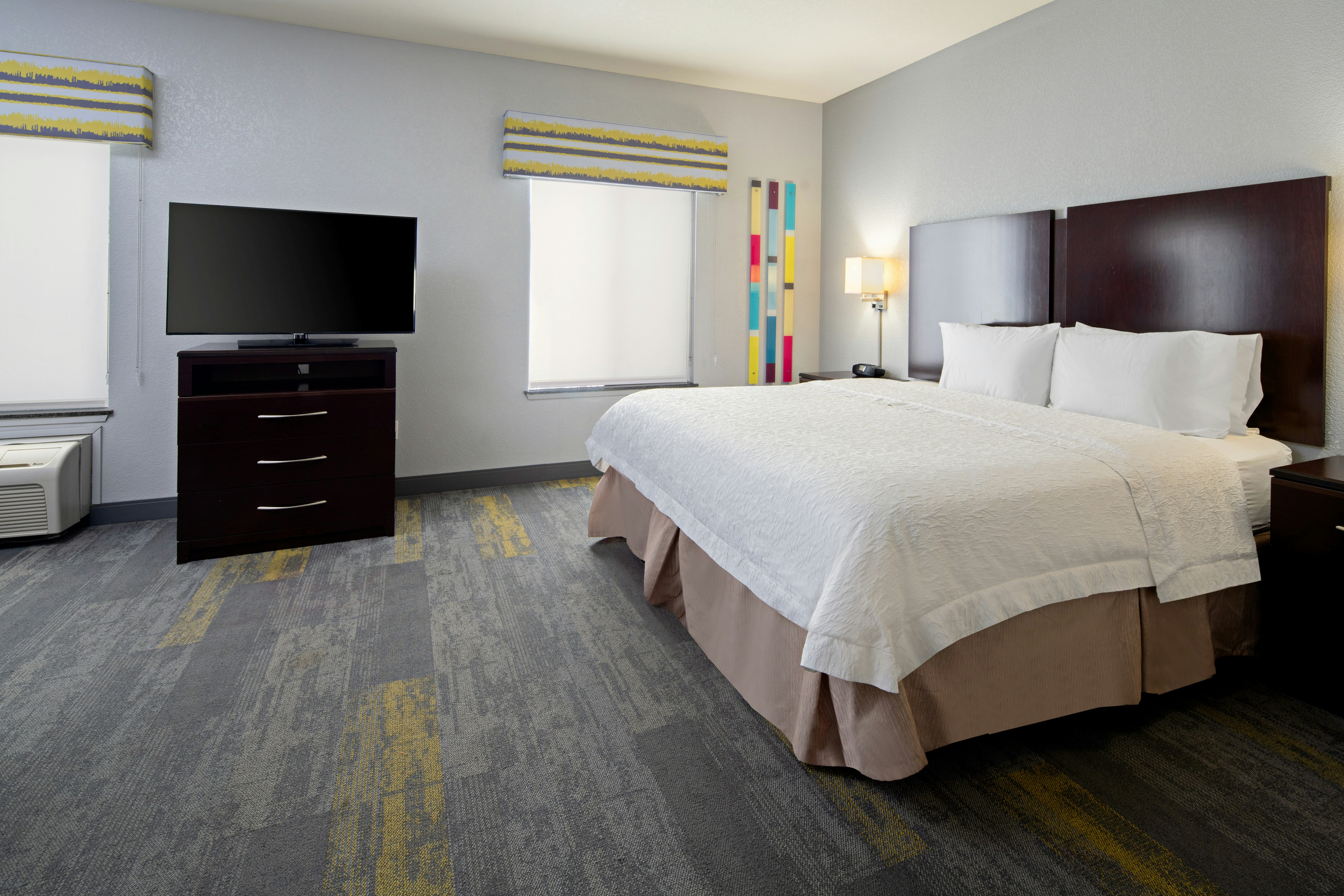 STUDIO, SUITE, KING BED