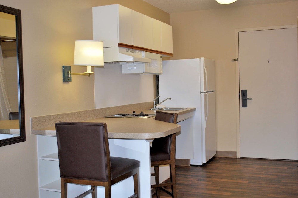 Extended Stay America Kansas City Overland Park Nall Ave 39/51