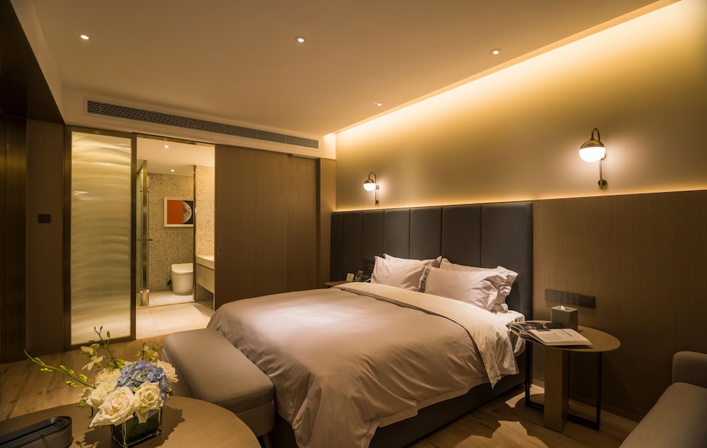 Hankou Kingdom Hotel 12/50