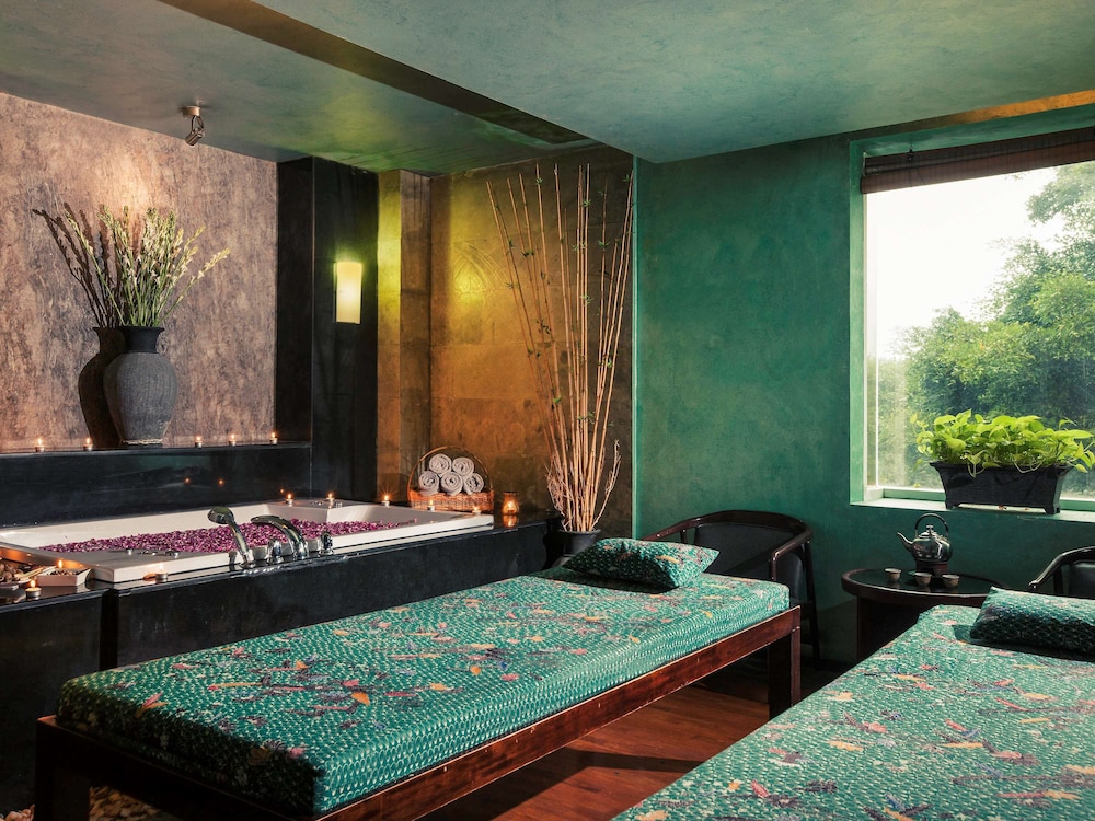 Mercure Surabaya Grand Mirama 39/81