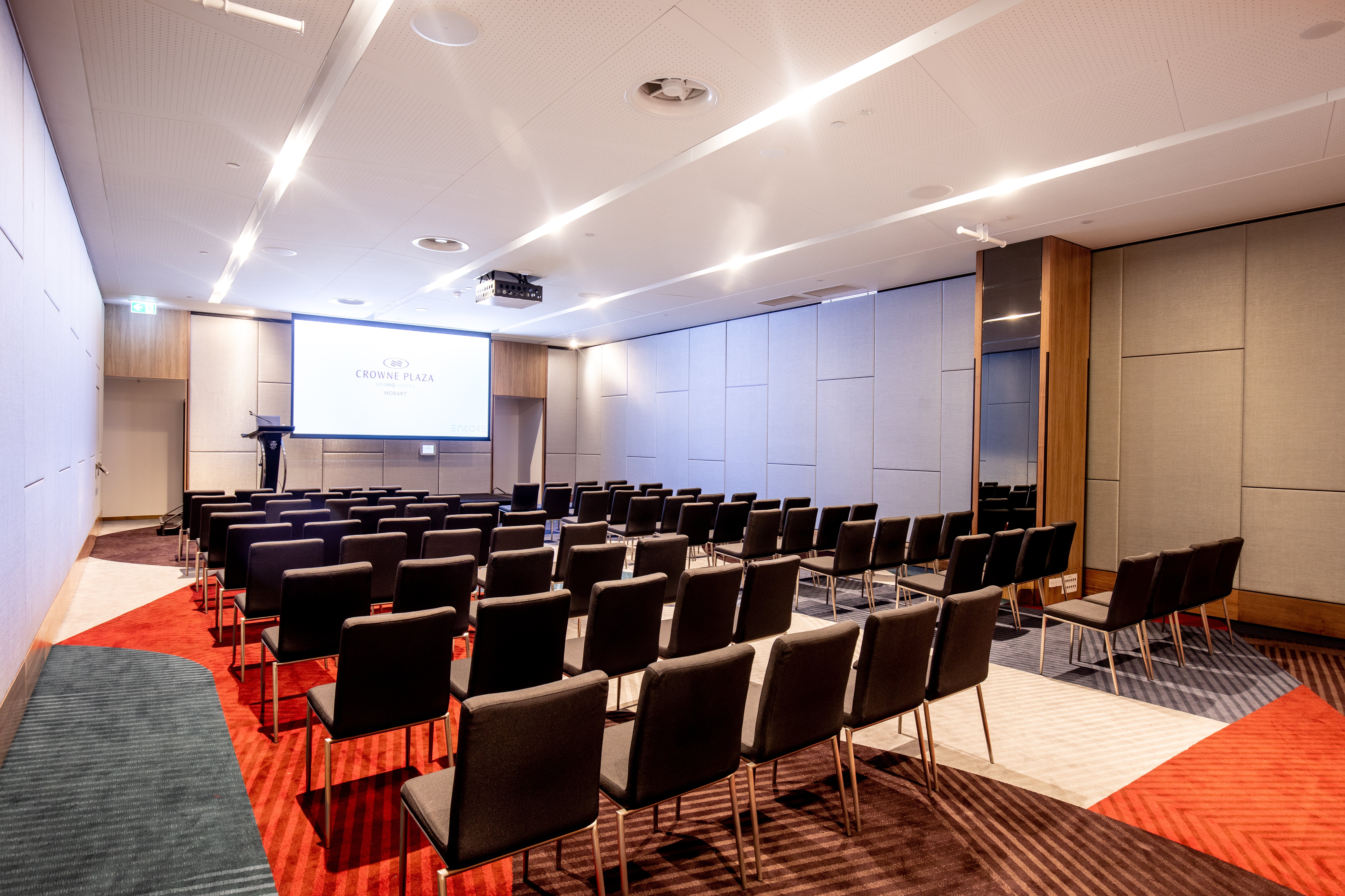Crowne Plaza Hobart 62/73