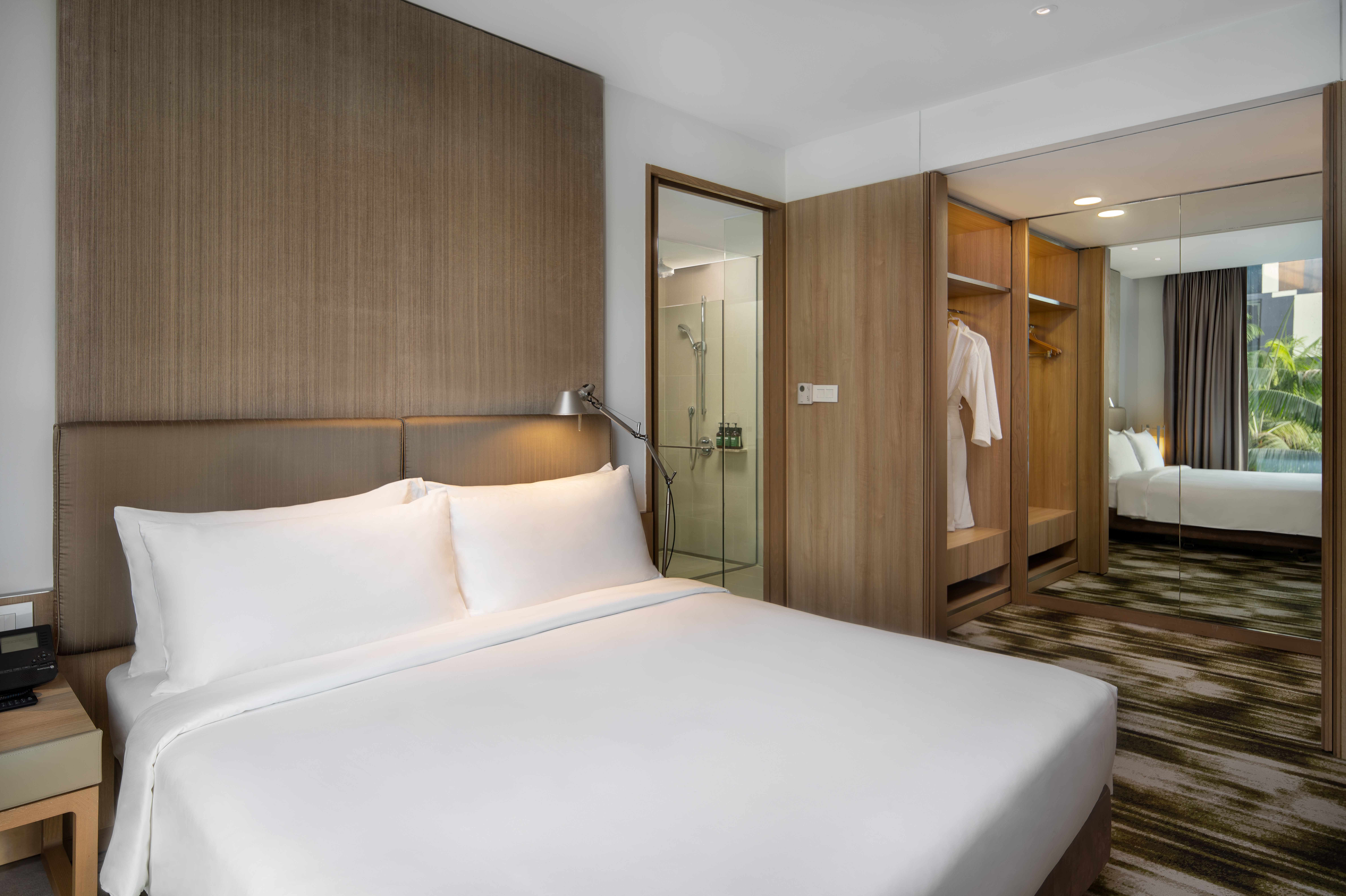 Crowne Plaza Changi Airport Hotel 20/81
