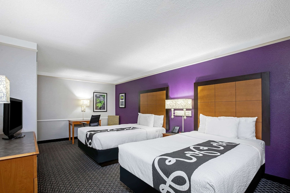 La Quinta Inn Sacramento North 18/39