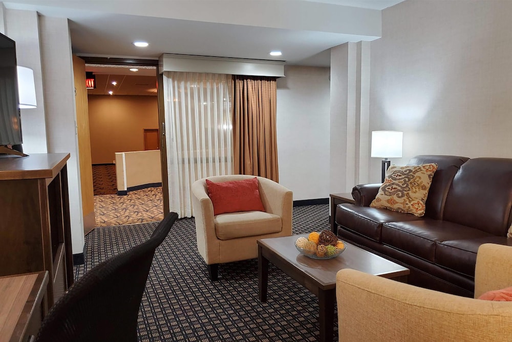 AmericInn by Wyndham Watertown 24/50