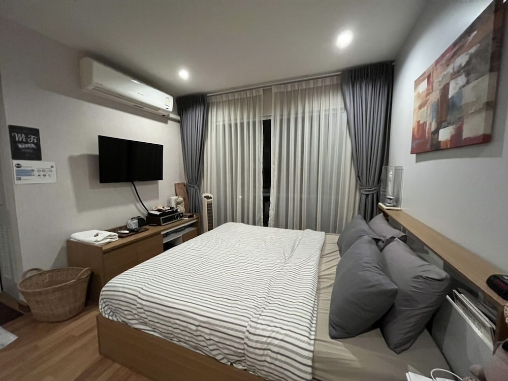 BASIC, KING BED, CITY VIEW
