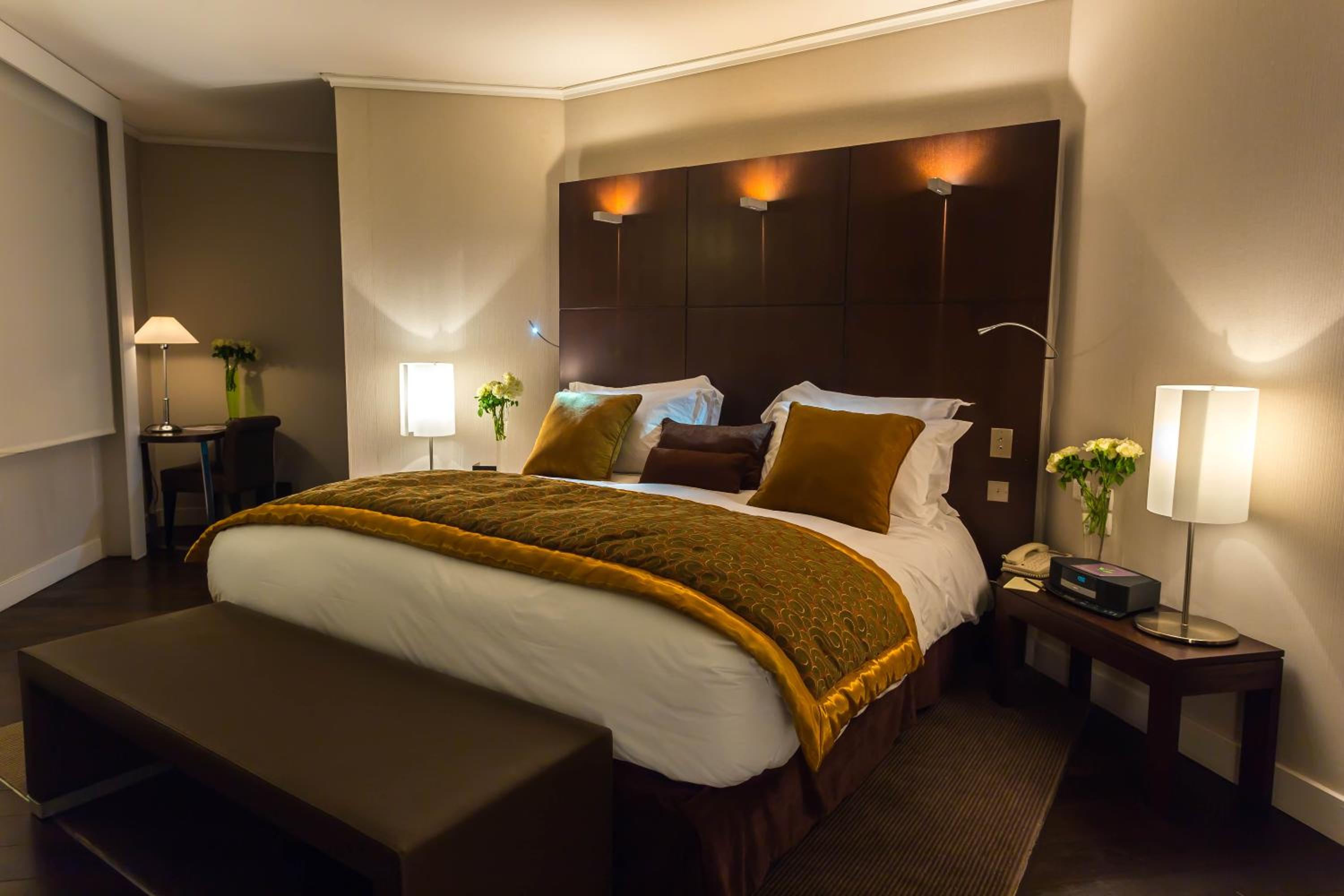 Club, Luxury, King Bed, City View