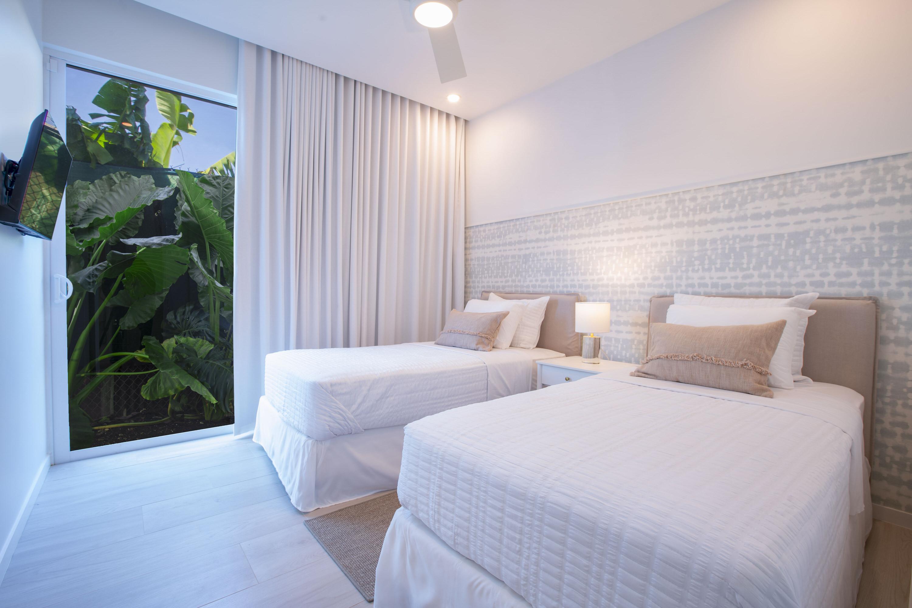 2 Bedrooms, Master, Suite