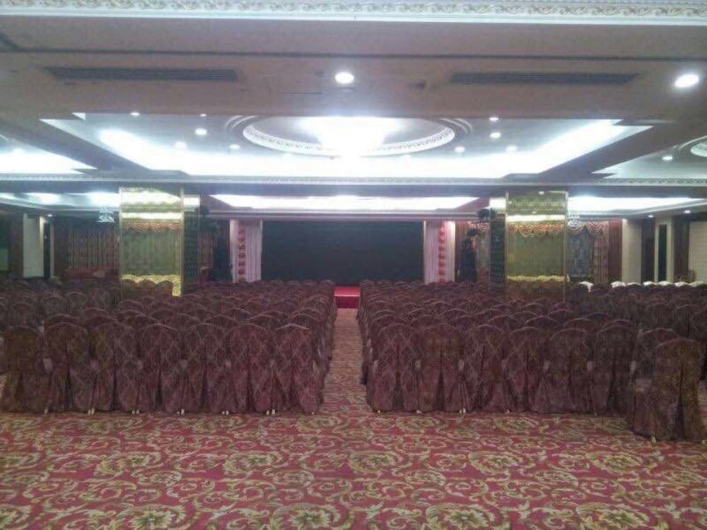 Baoyue Hotel 22/26