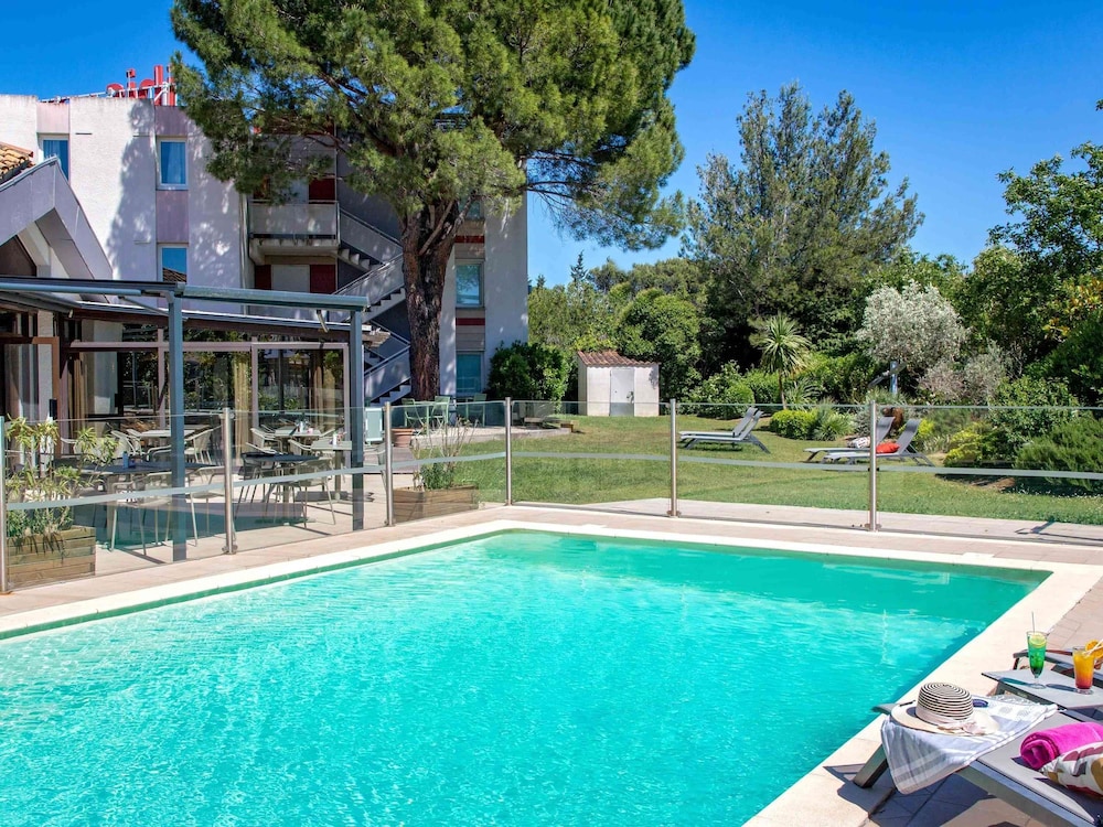 Ibis Salon De Provence Sud 33/61