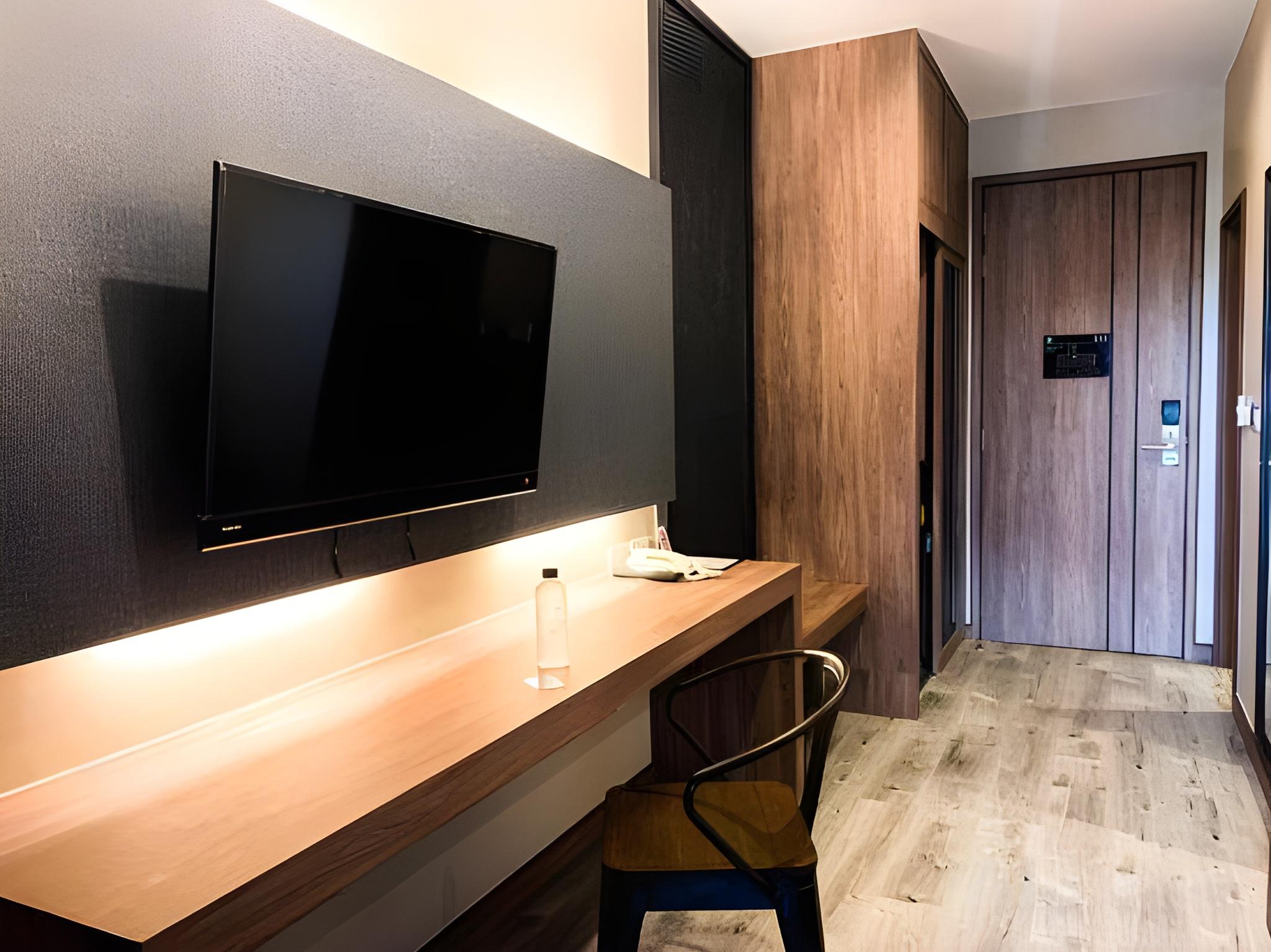 The Chess Hotel 34/38