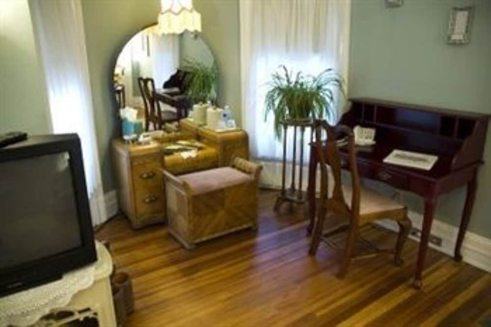 Oliver Inn Bed and Breakfast 40/54