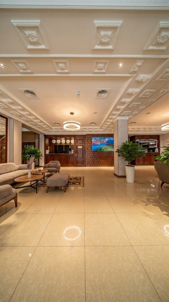 Grand Capital Hotel 7/50