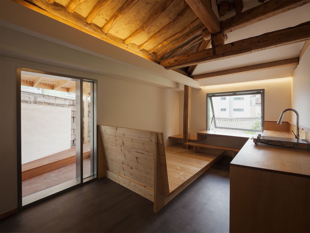 Hanok Residence Hotel Side 36/53