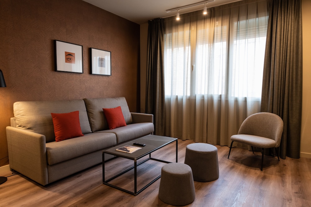 Atenea Rekord Suites 32/50