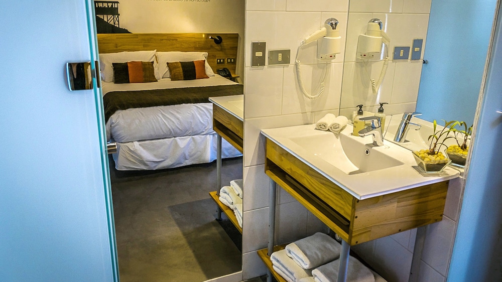 Verso Hotel 46/50