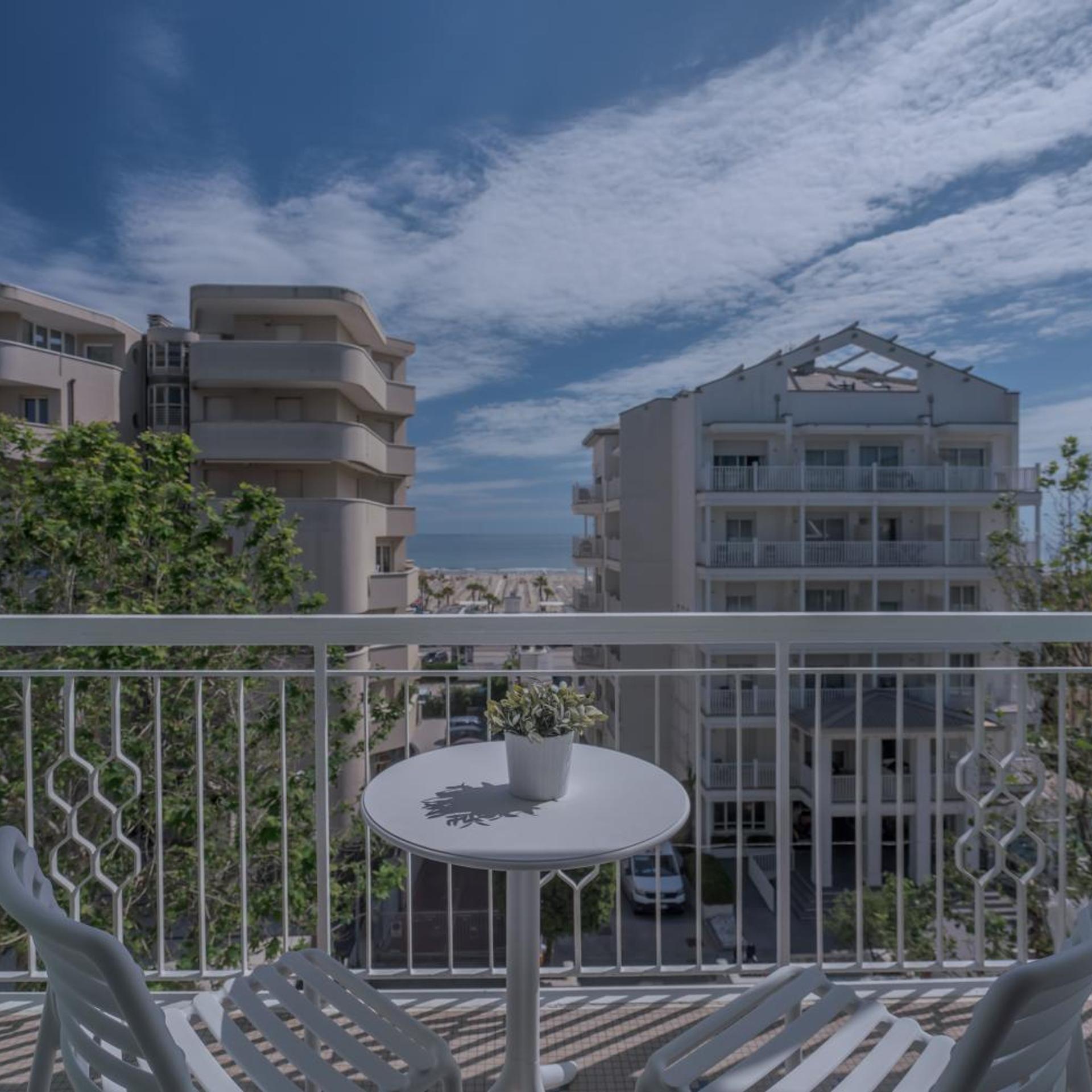 Hotel Constellation 4/50
