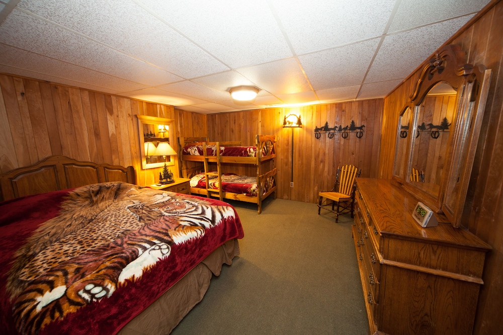 Log Cabin Lodge Suites 25/68