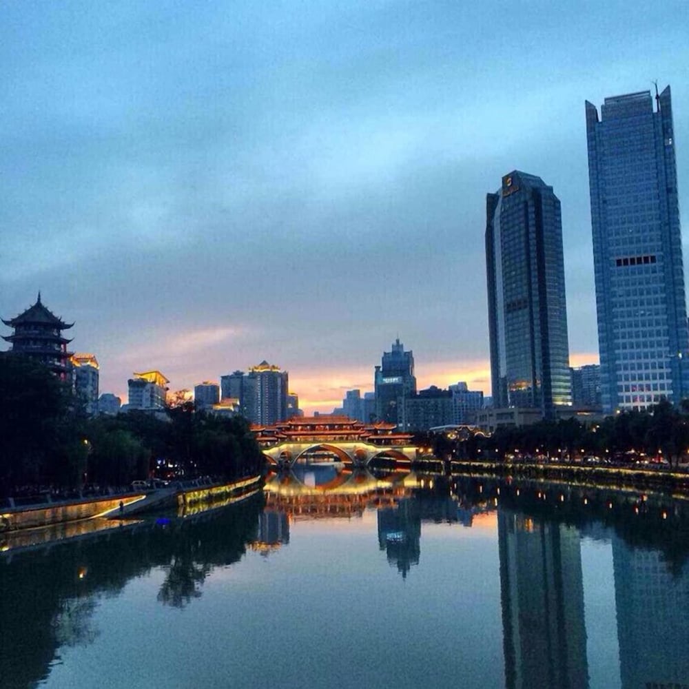 H-Hotel Riverside Chengdu 51/56