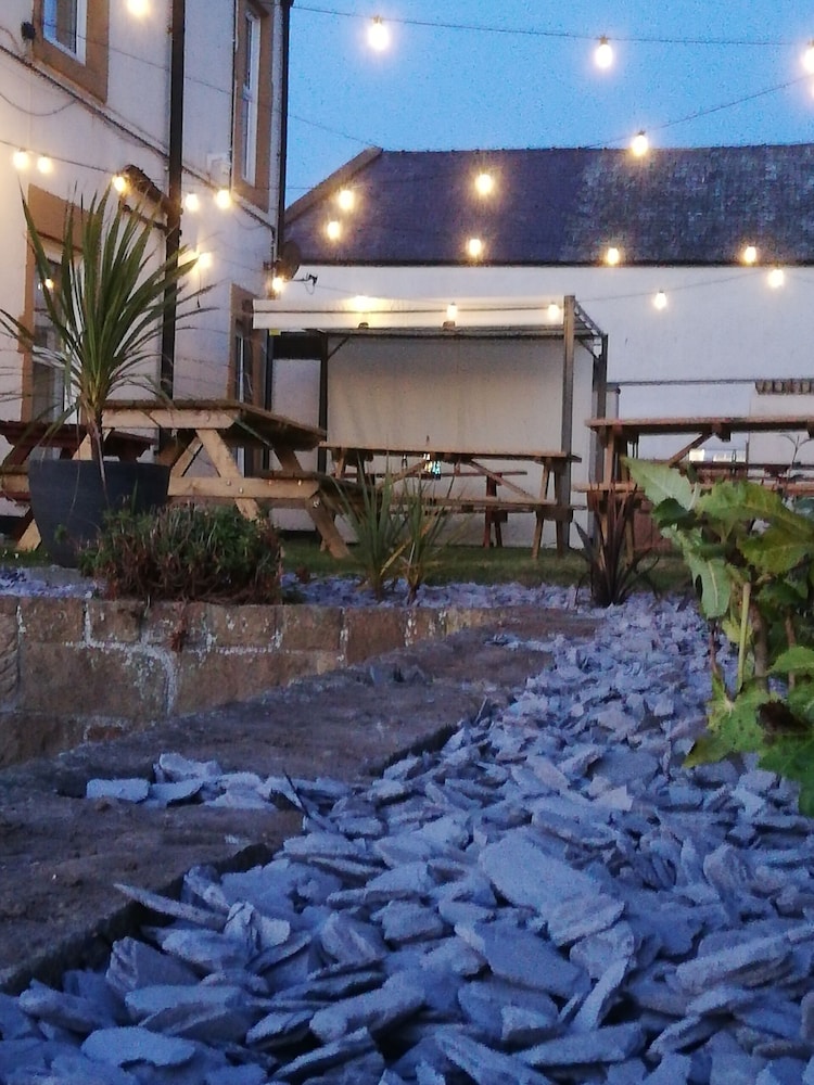 The Captain Cook Inn 17/32
