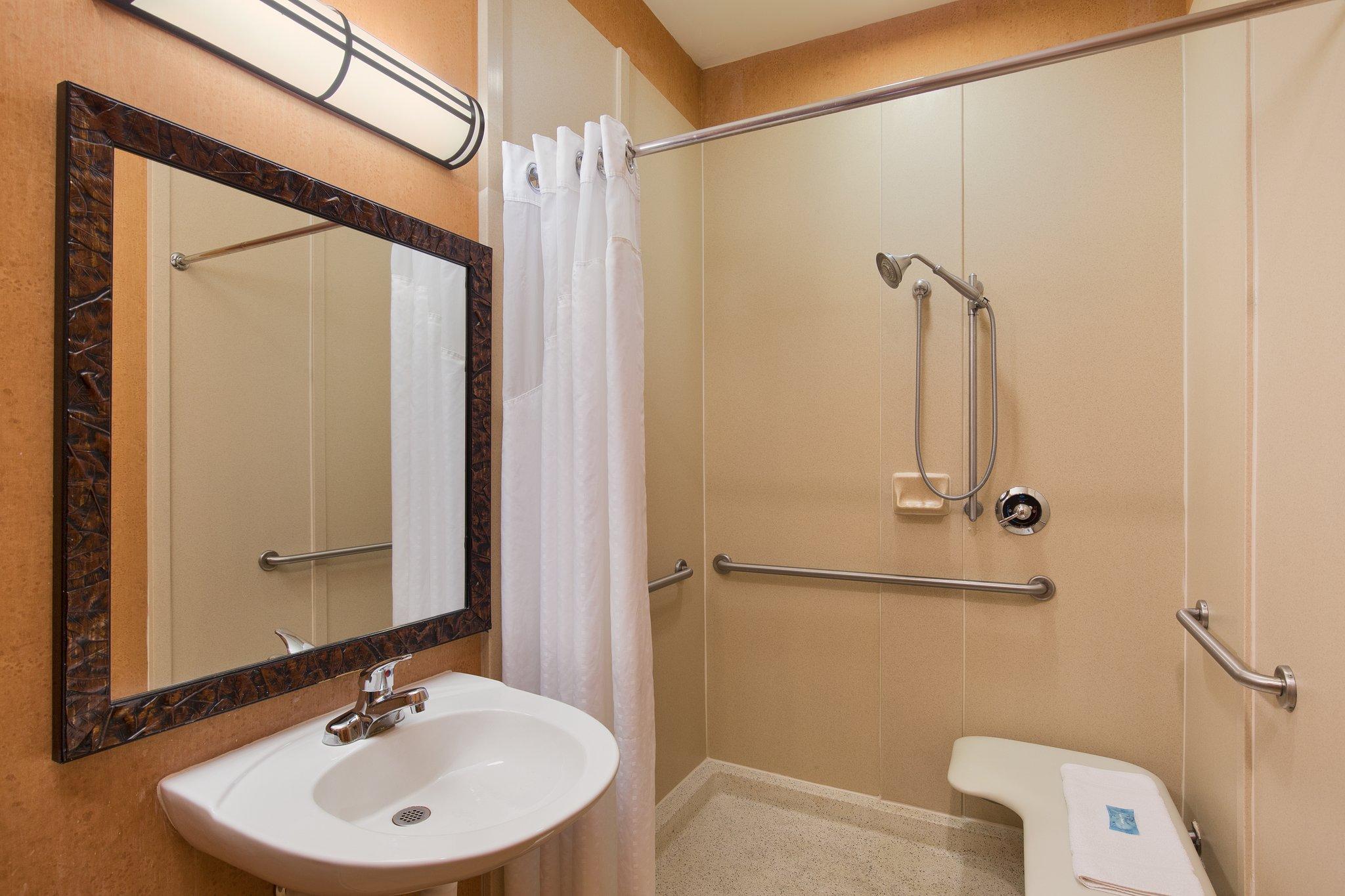 Country Inn & Suites by Radisson, Springfield Downtown 14/14