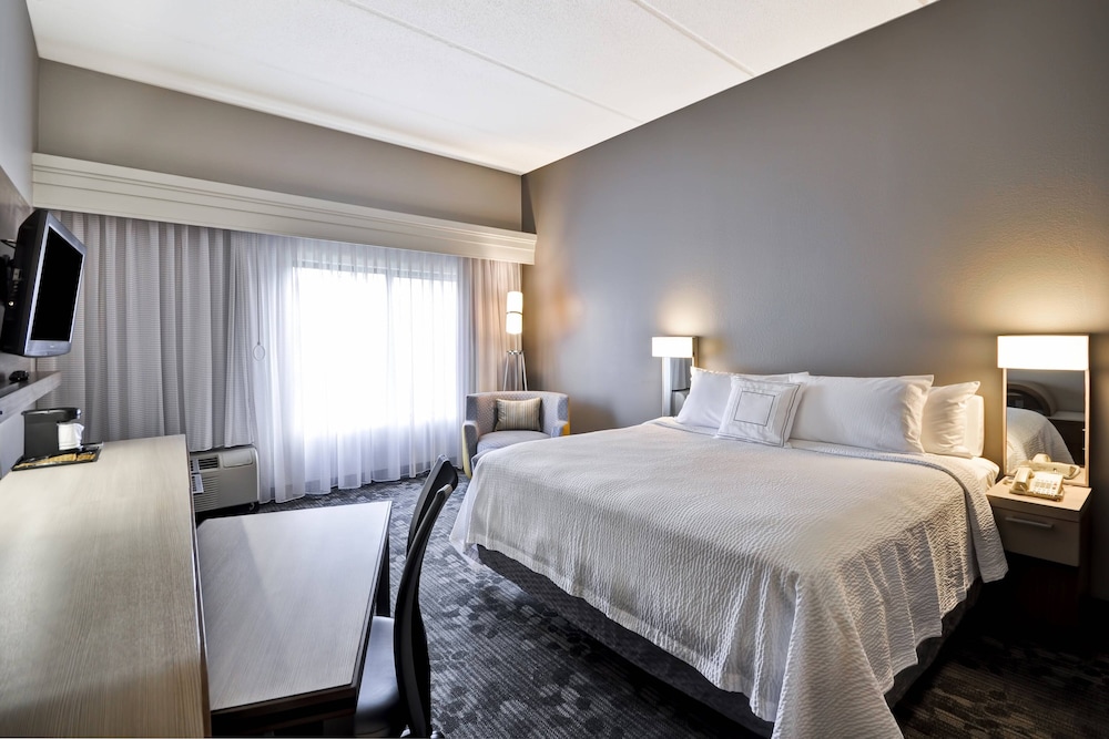 Courtyard by Marriott Dalton 8/43