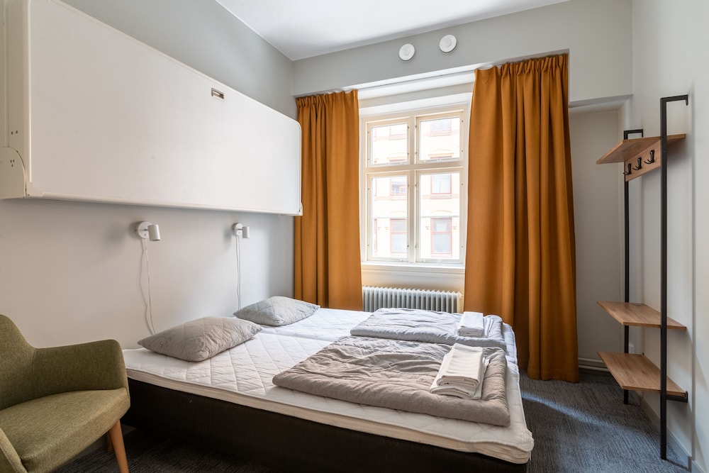 Standard, Twin Beds, Murphy Bed