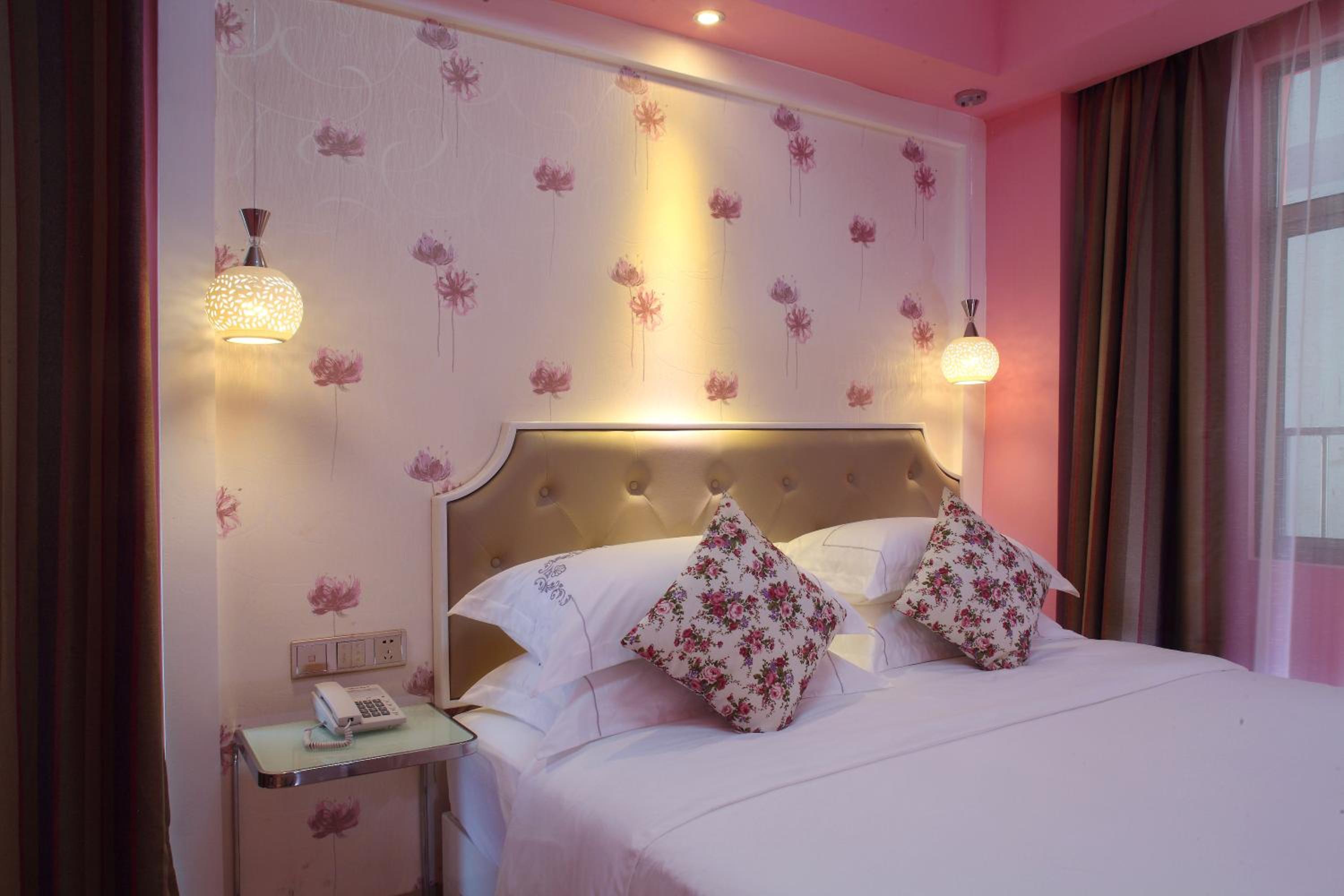 Rainbow, Double Bed