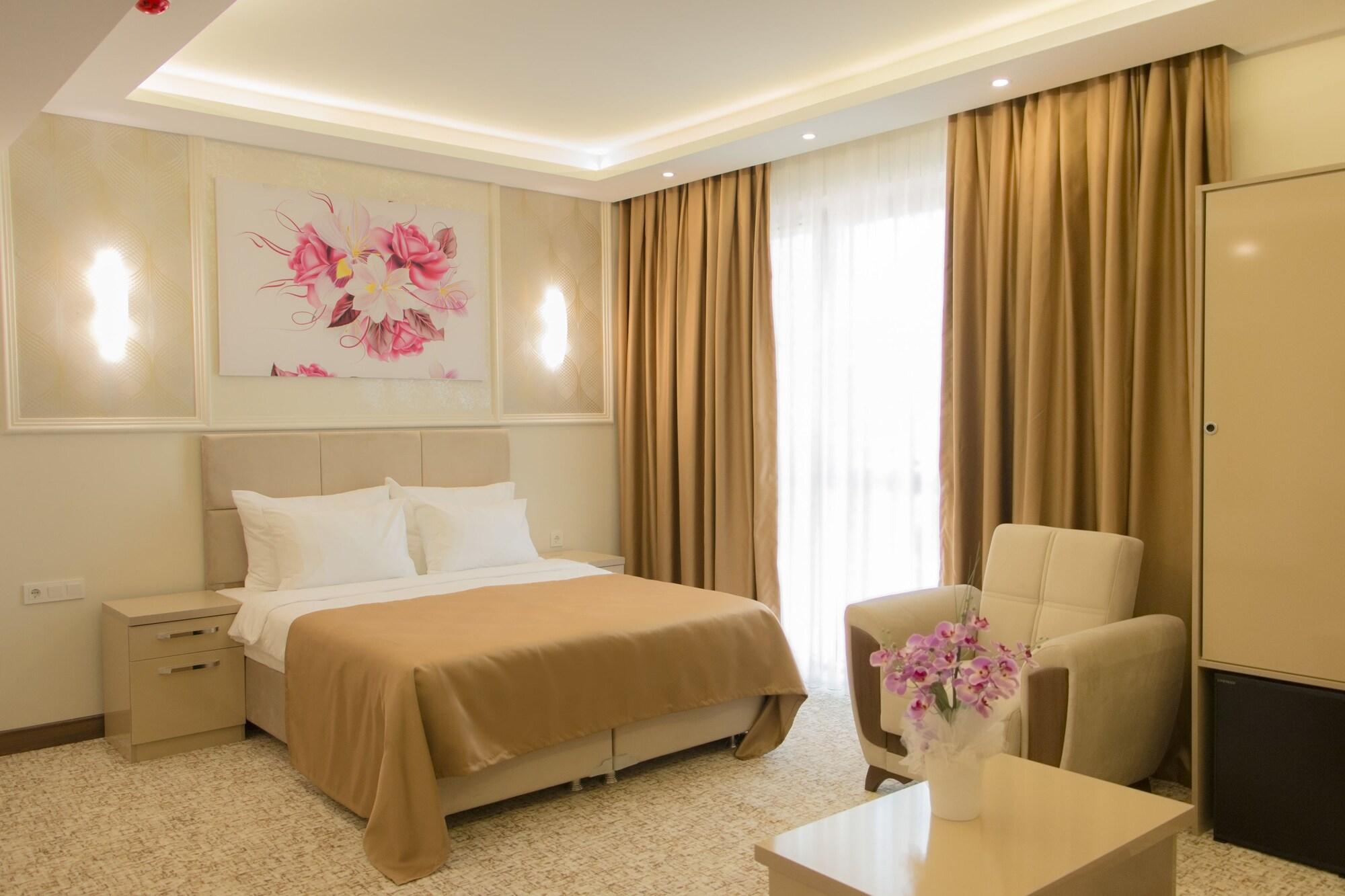 Goldhan Hotel 12/48