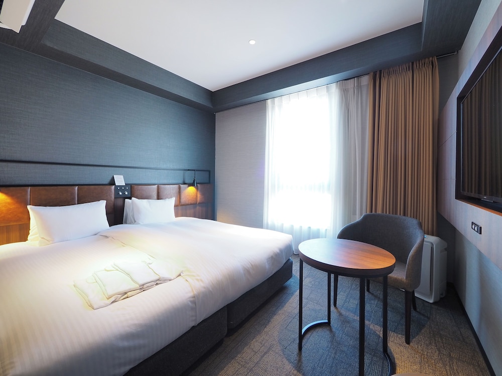 ROOM, KING BED