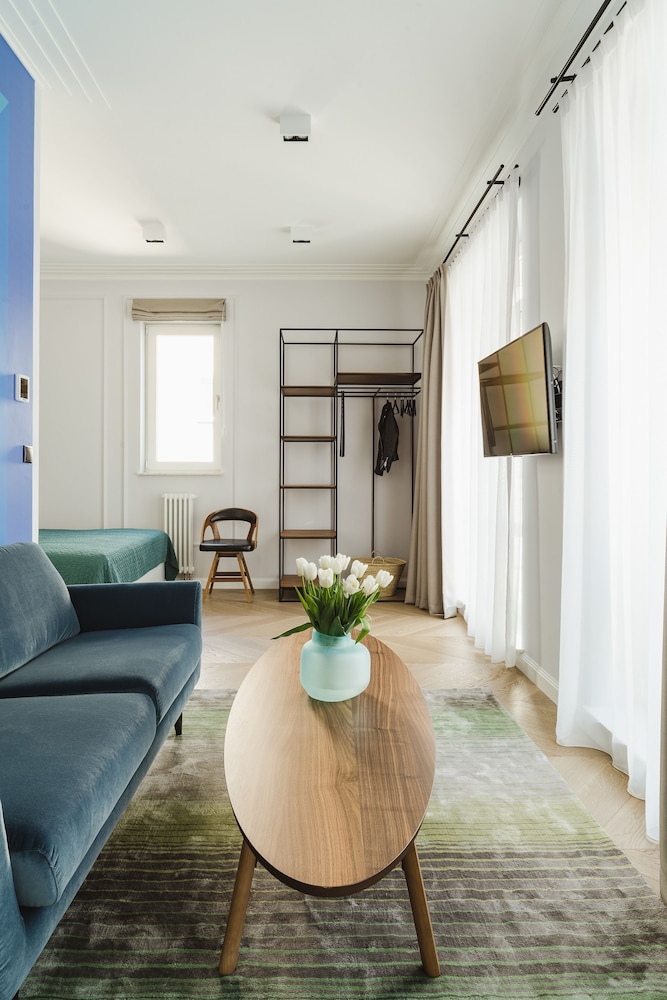 No 4 Residence 28/50