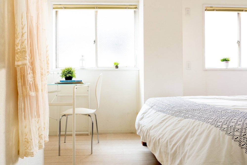 ROOM, DOUBLE BED, SHARED BATHROOM