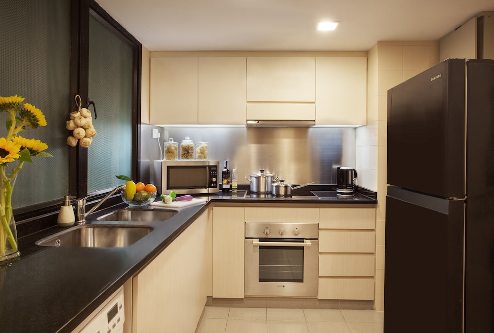 Somerset Grand Hanoi Hotel 44/49