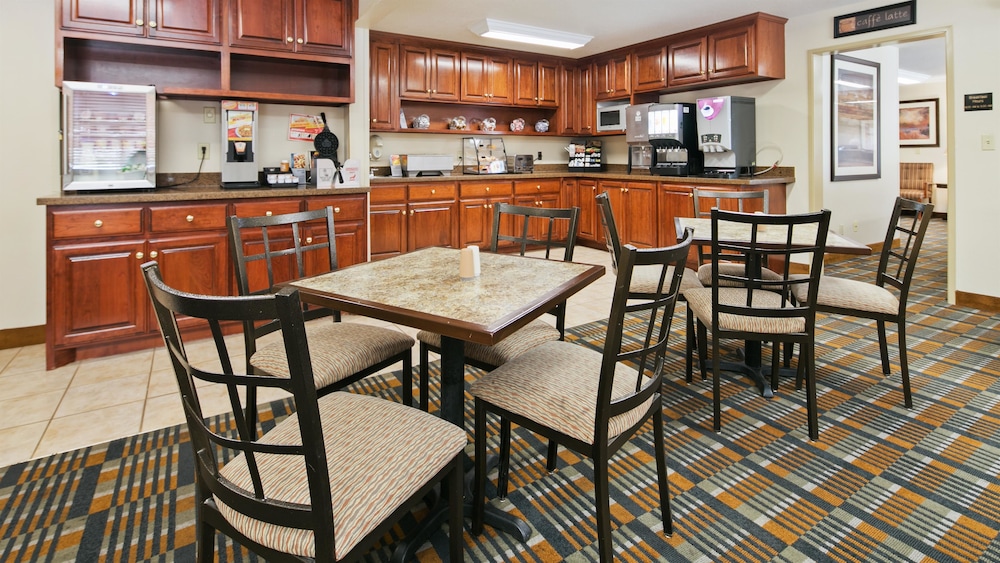 Best Western Empire Towers 30/34