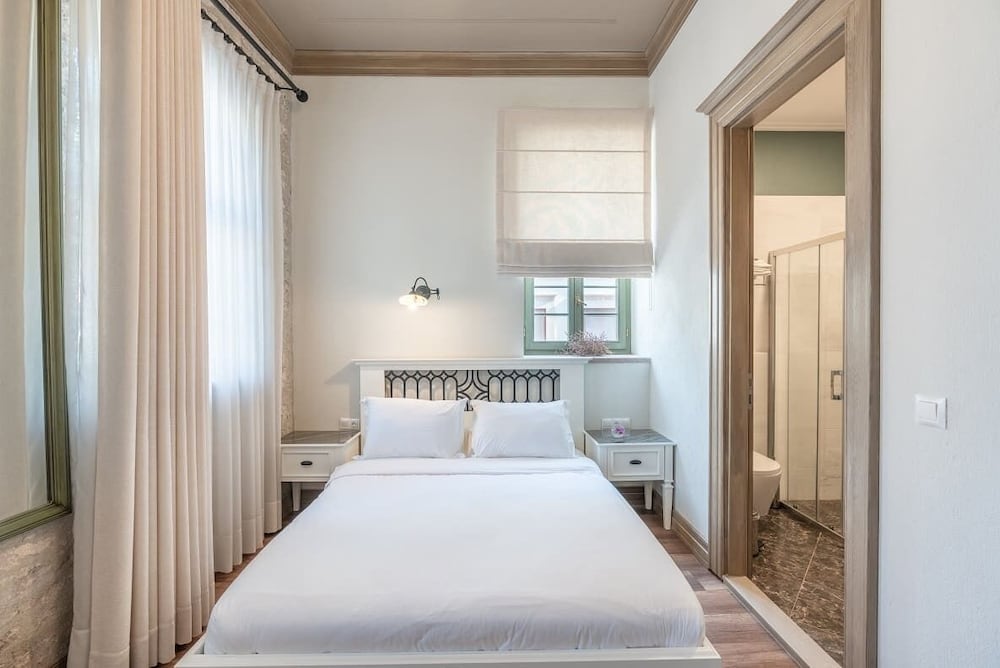 Elia Hotel 18/50