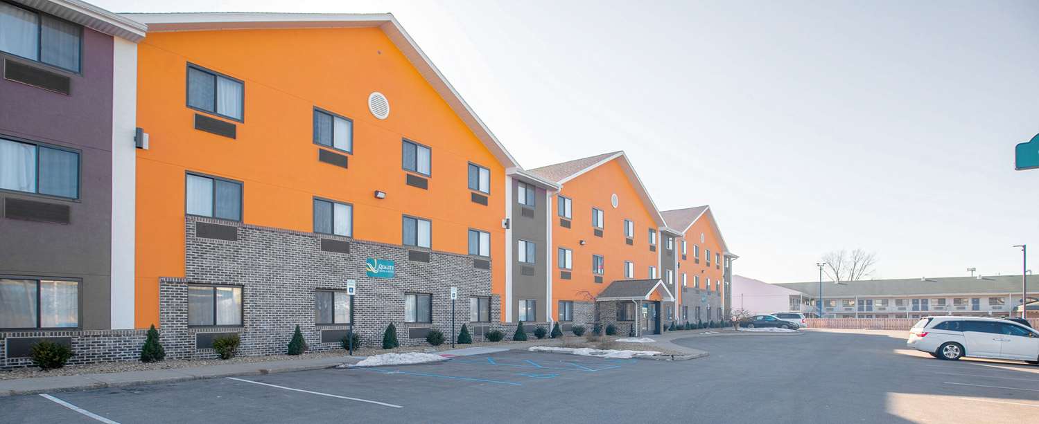 Quality Inn & Suites Hammond Near I-8090 13/15