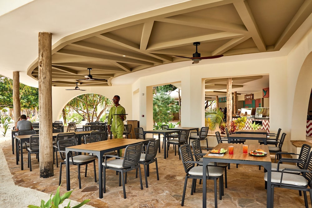 Hotel RIU Jambo 35/50