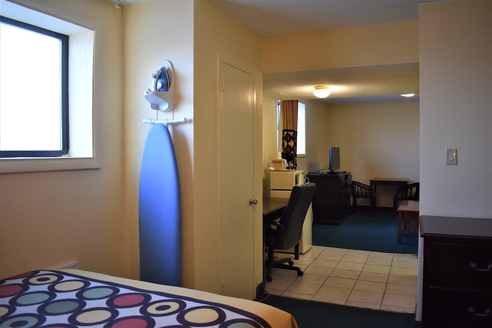 Super 8 by Wyndham Atlantic City NJ 16/21