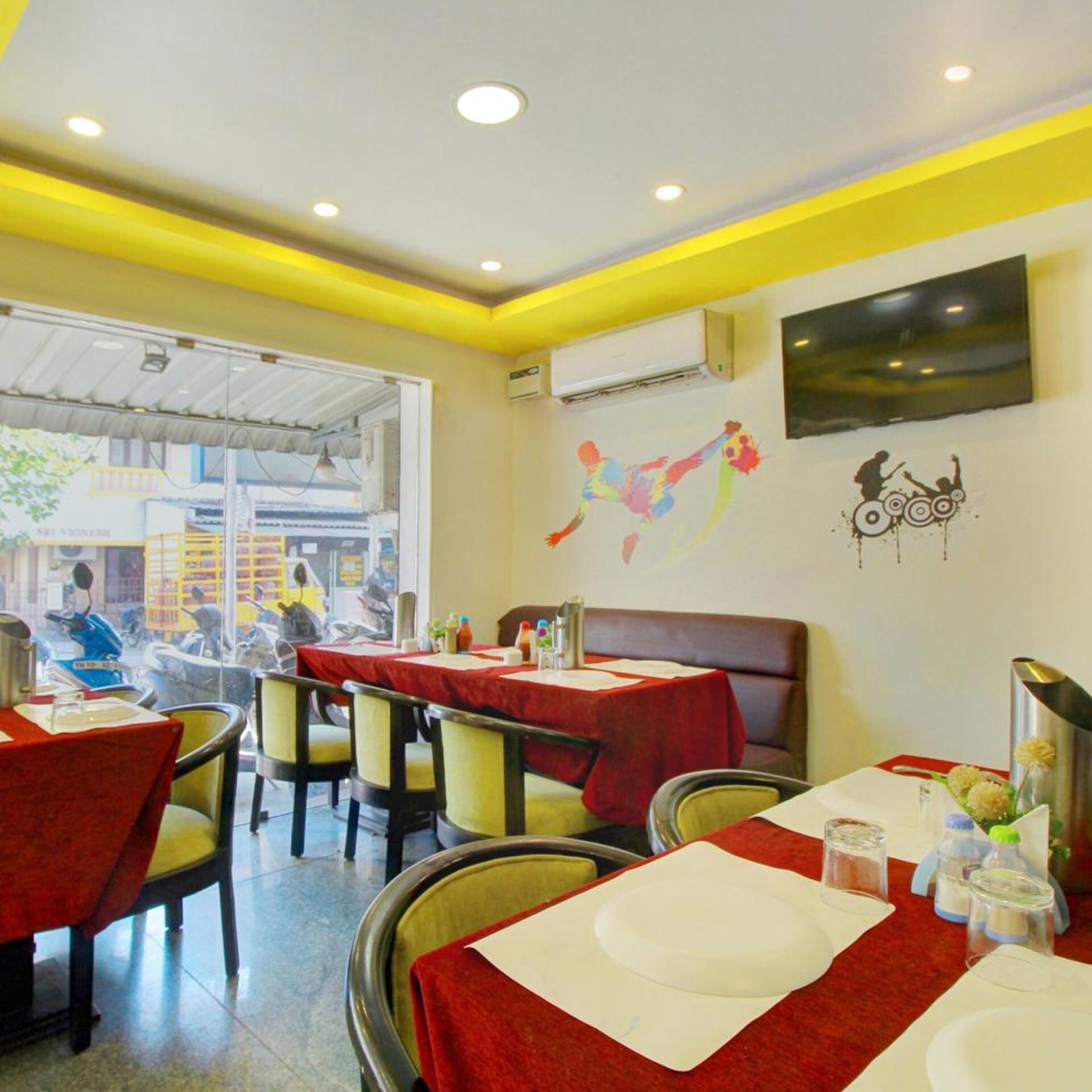 Oyo 4584 India Gate 48/54