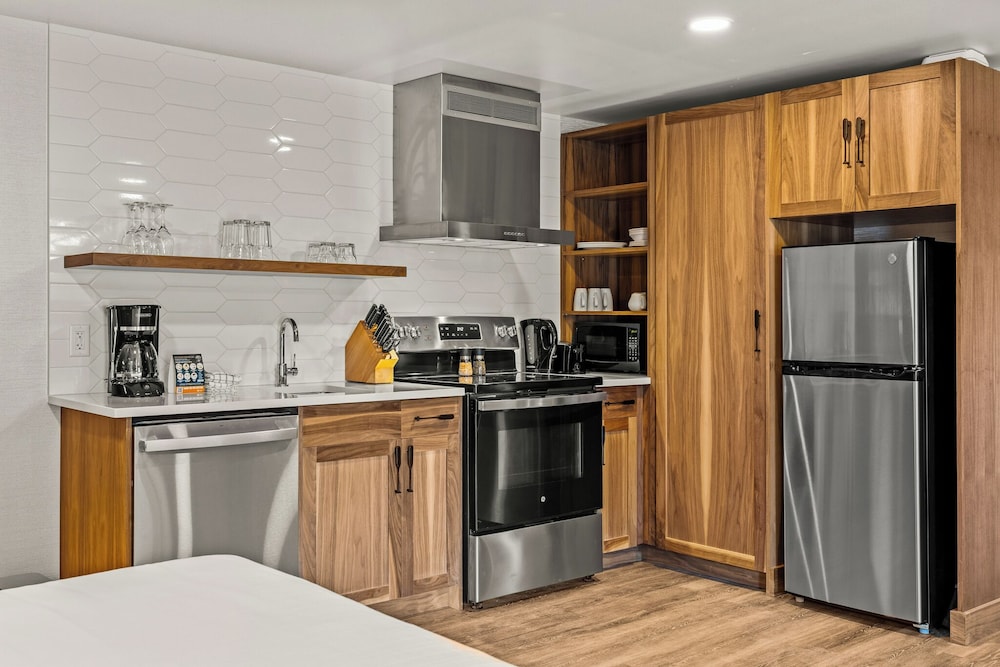 Hotel Canoe & Suites 38/59
