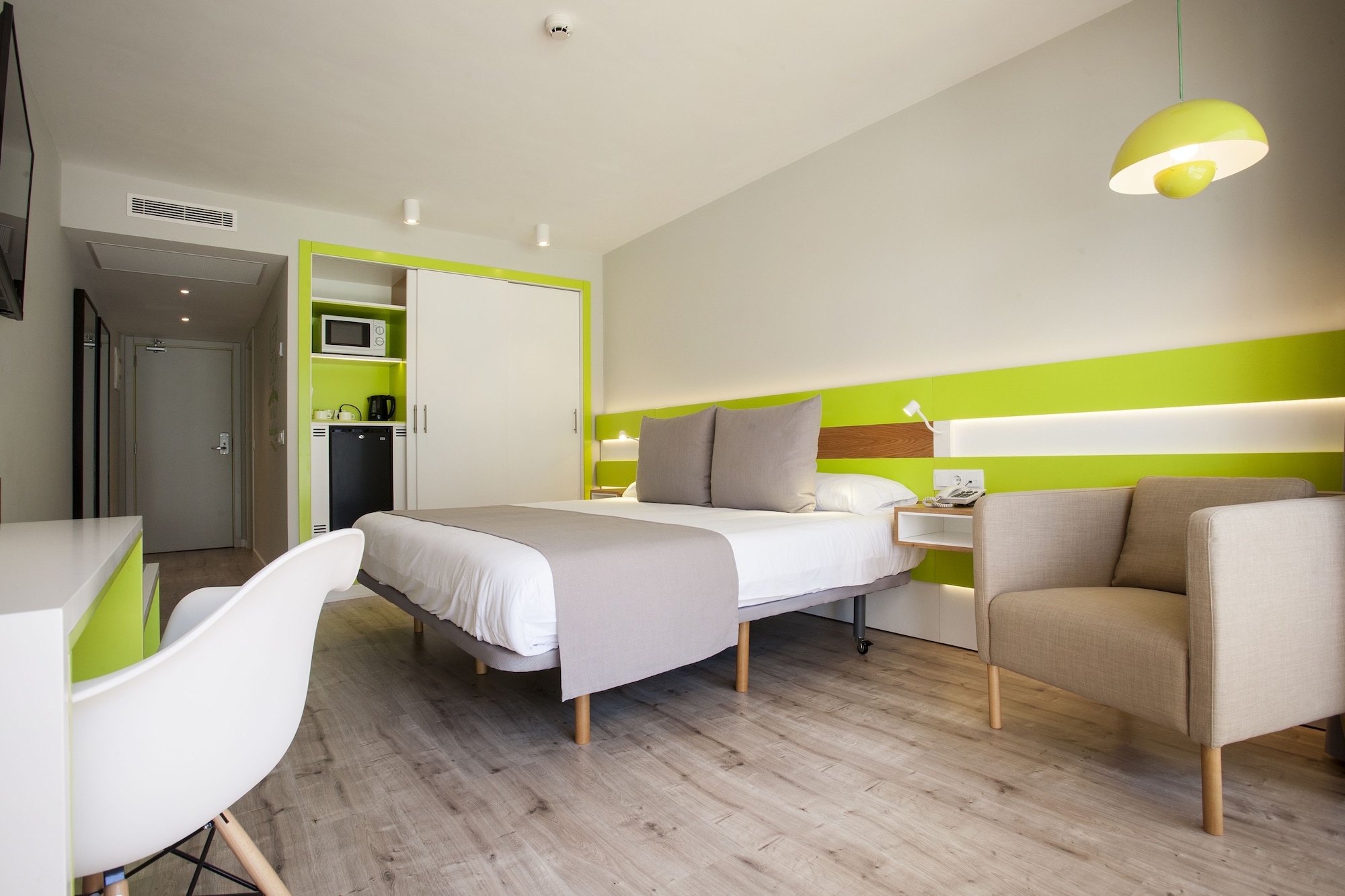 Room, King Bed, Private Garden