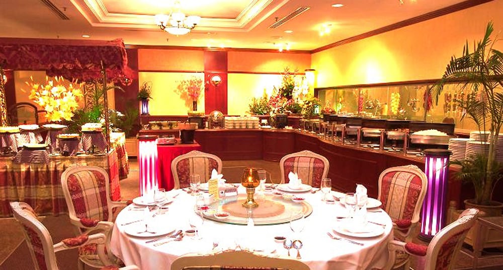 Dynasty Hotel 30/41