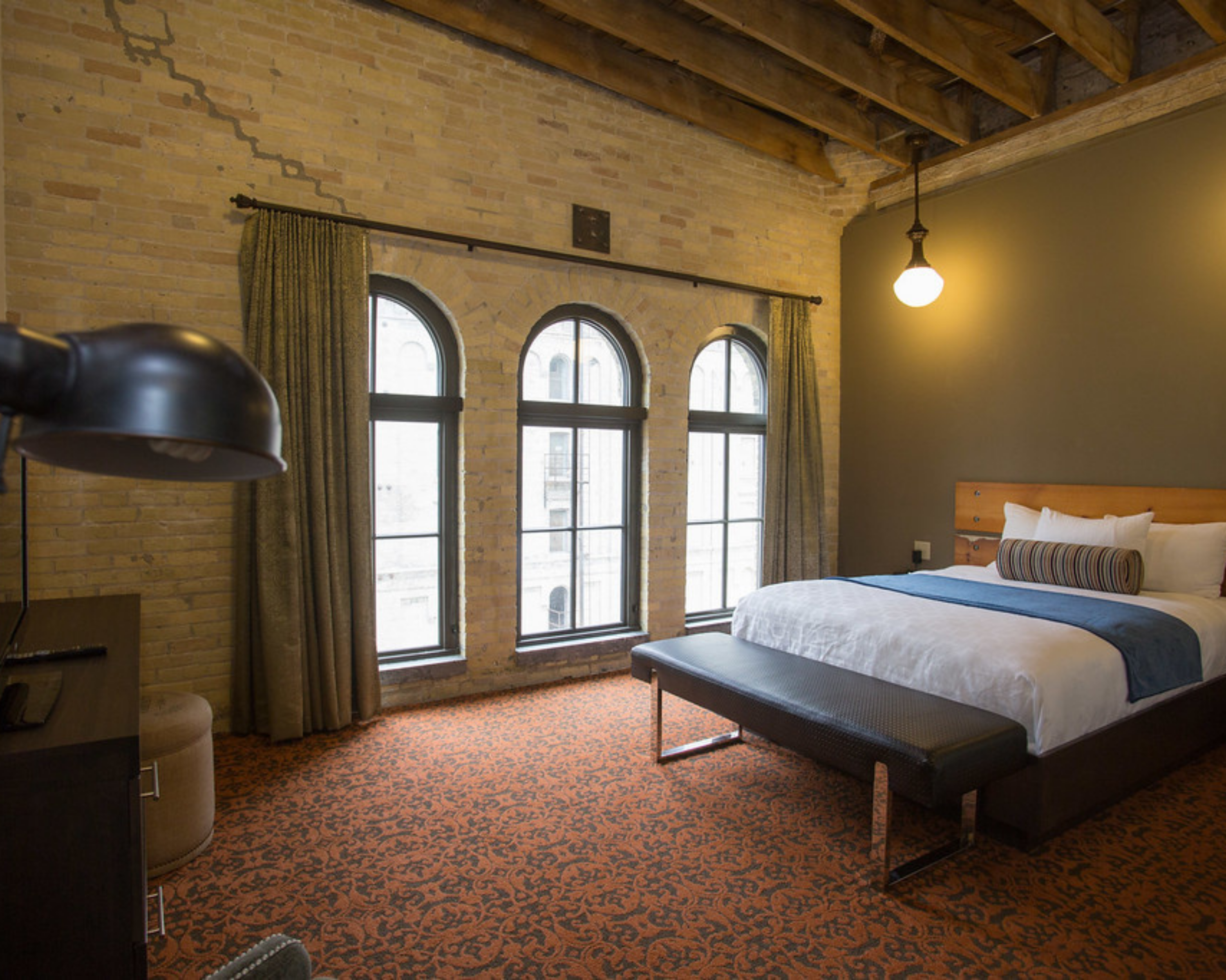 The Brewhouse Inn Suites 43/82