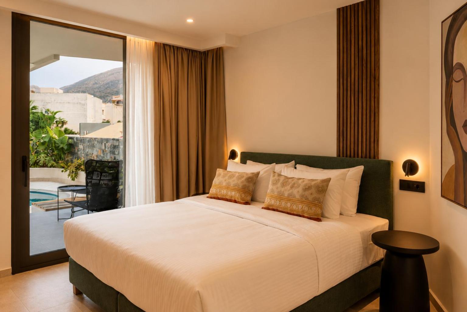 Danaides Hotel 9/47