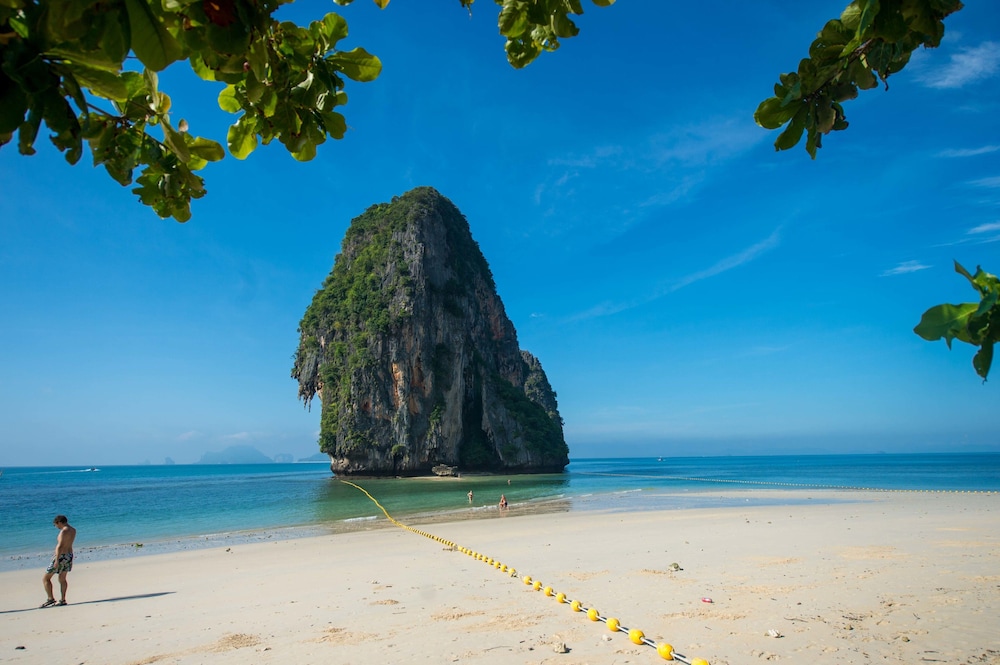 Maneetel Krabi Beachfront 43/50