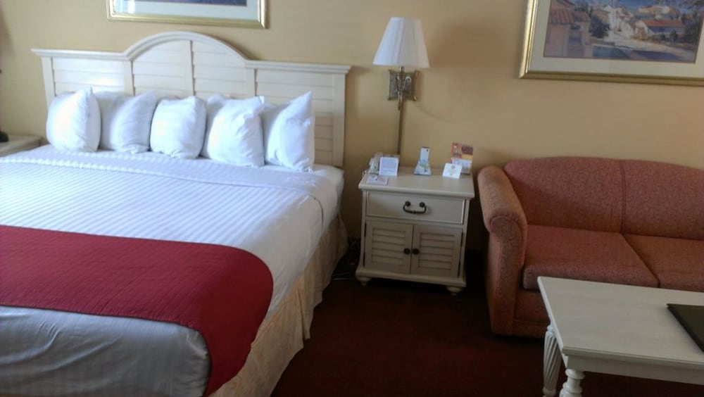 Best Western Ocean Sands Beach Resort 12/35