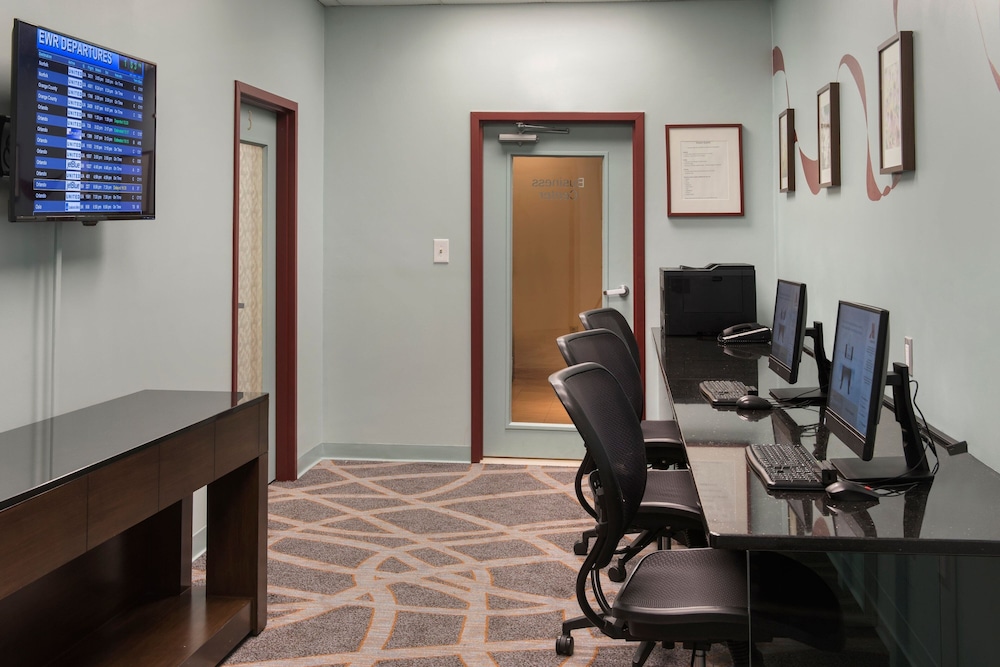 Newark Liberty International Airport Marriott 40/45